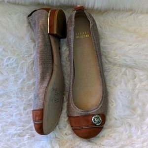 Stuart Weitzman flats 8N. Beige suede trim.
